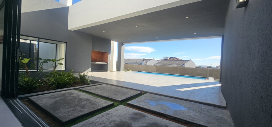 3 Bedroom Property for Sale in Myburgh Park Western Cape